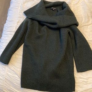 Never worn banana republic vintage sweater